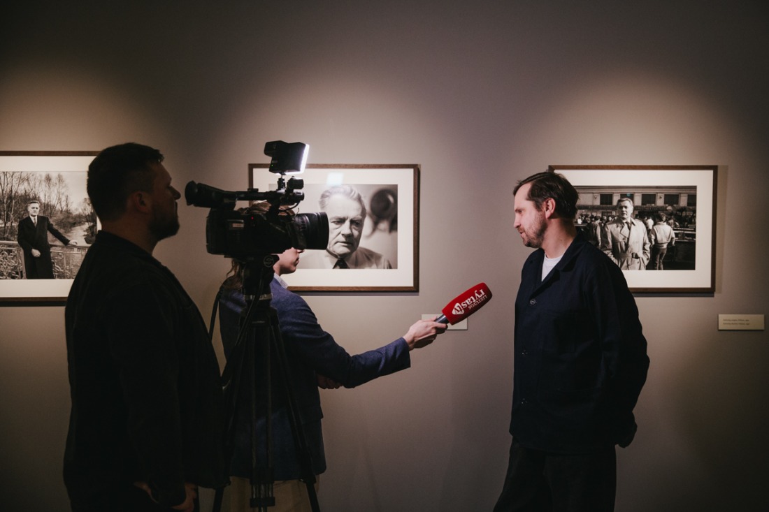 Antano Sutkaus fotografijų parodos „Valdui Adamkui – 100“ atidarymas