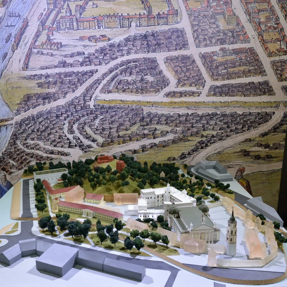 Lvove – paroda „Lietuvos didžiųjų kunigaikščių rezidencijos archeologiniai radiniai. Kasdienybė Vilniaus dvare“
