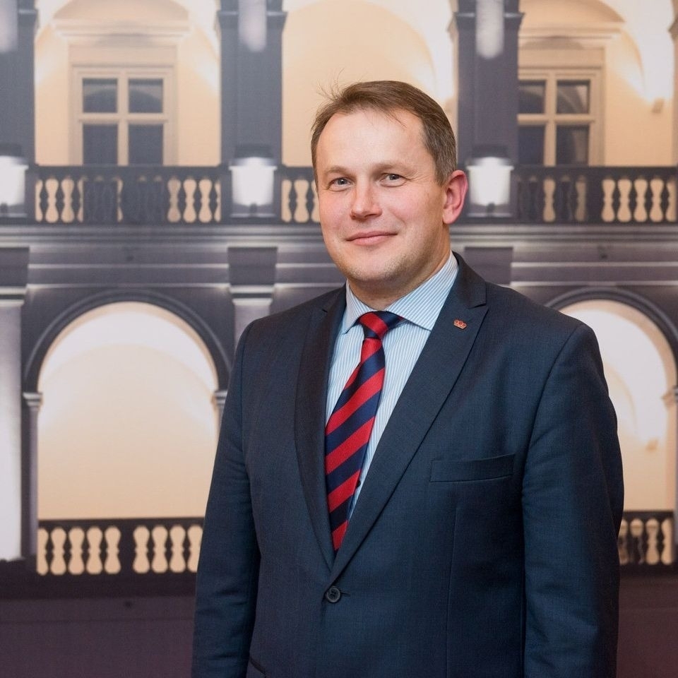 Valdovų rūmų muziejaus direktoriaus pareigas tęsia dr. Vydas Dolinskas