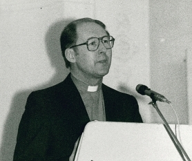 Poeto, kunigo Ričardo Mikutavičiaus poezijos ir muzikos valanda „Kad Lietuva neišsivaikščiotų“