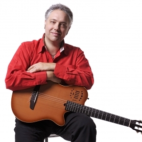 Italian guitarist Francesco Buzzurro concert