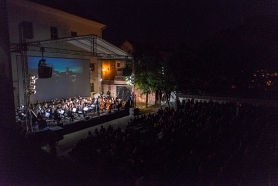 „Music as a cinema“