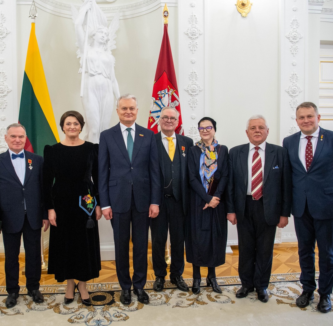 Prezidentas Gitanas Nausėda apdovanojo Valdovų rūmų muziejaus bičiulius, Vokietijos ir Ukrainos muziejininkus