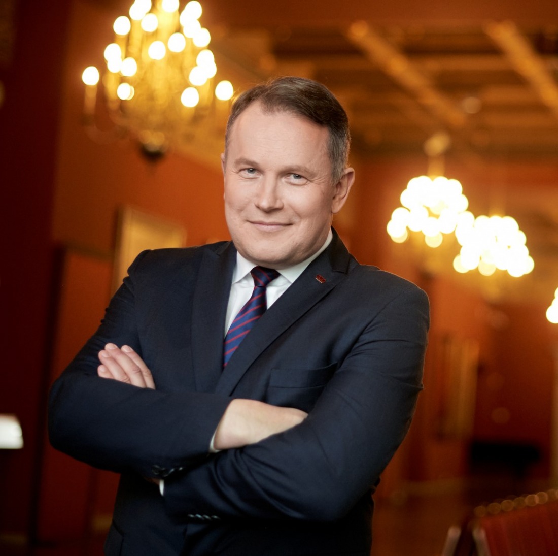 Garbingas lenkų apdovanojimas Valdovų rūmų muziejui ir jo vadovui